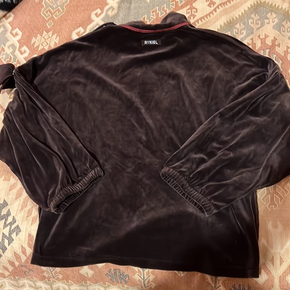 DESIGNER SWEATER - Picture 9 of 10